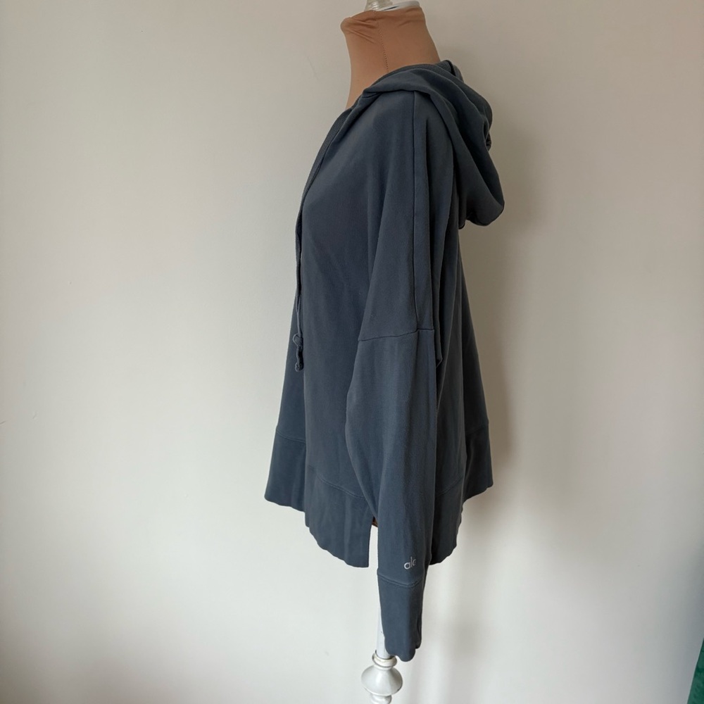 ALO YOGA Fluid Tunic Hoodie Tunic Concrete Gray Blue Scooped Neck Sweatshirt M - Picture 4 of 9